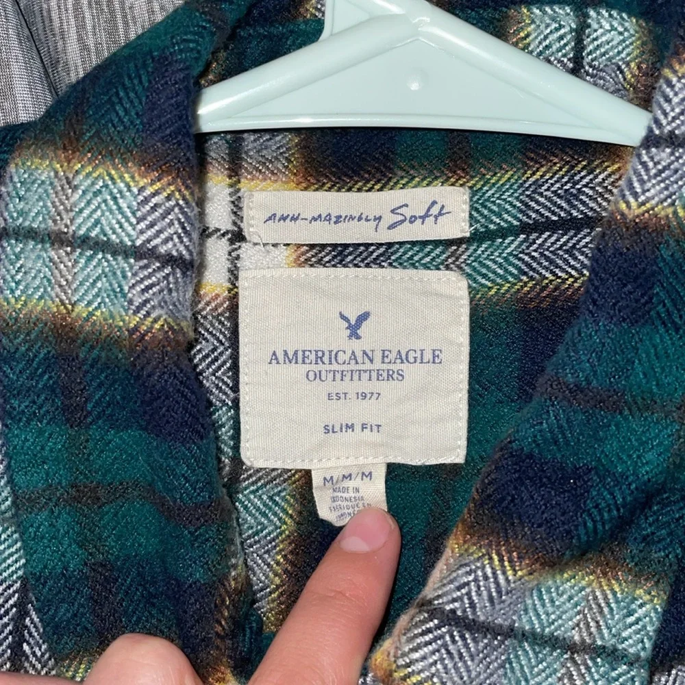 Women’s flannel - Picture 2 of 2